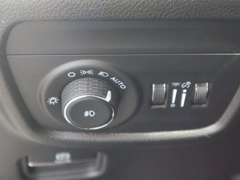 New 2025 Jeep Grand Cherokee Limited w/ Black Appearance Package image 9