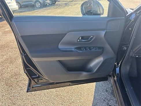 New 2026 Nissan Kicks S image 19