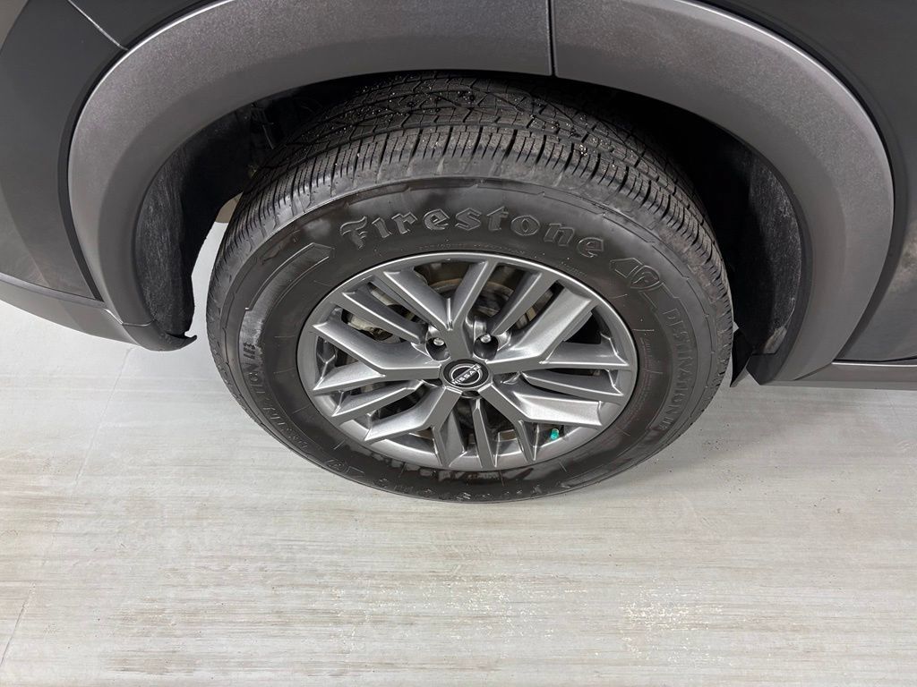 Used 2024 Nissan Rogue S FWD image 11