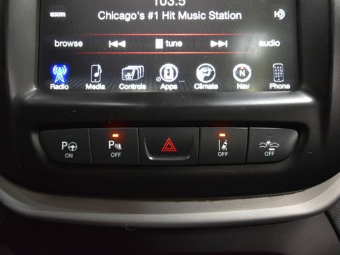 Used 2015 Jeep Cherokee Trailhawk w/ Comfort/Convenience Group AWD/4WD image 41