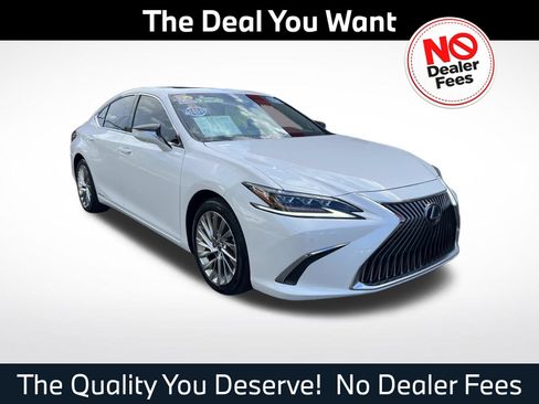Used 2019 Lexus ES 300h Ultra Luxury w/ Accessory Package 2 FWD image 1