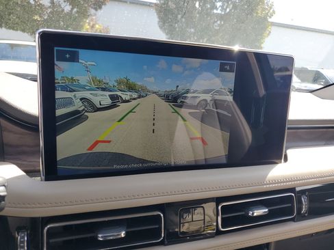 Certified 2023 Lincoln Nautilus Reserve image 24