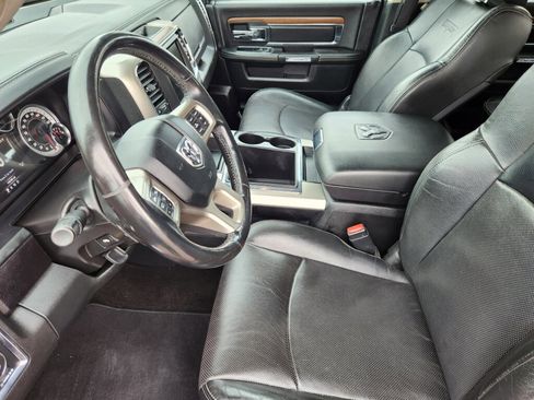 Used 2015 RAM 1500 Laramie w/ Convenience Group AWD/4WD image 8