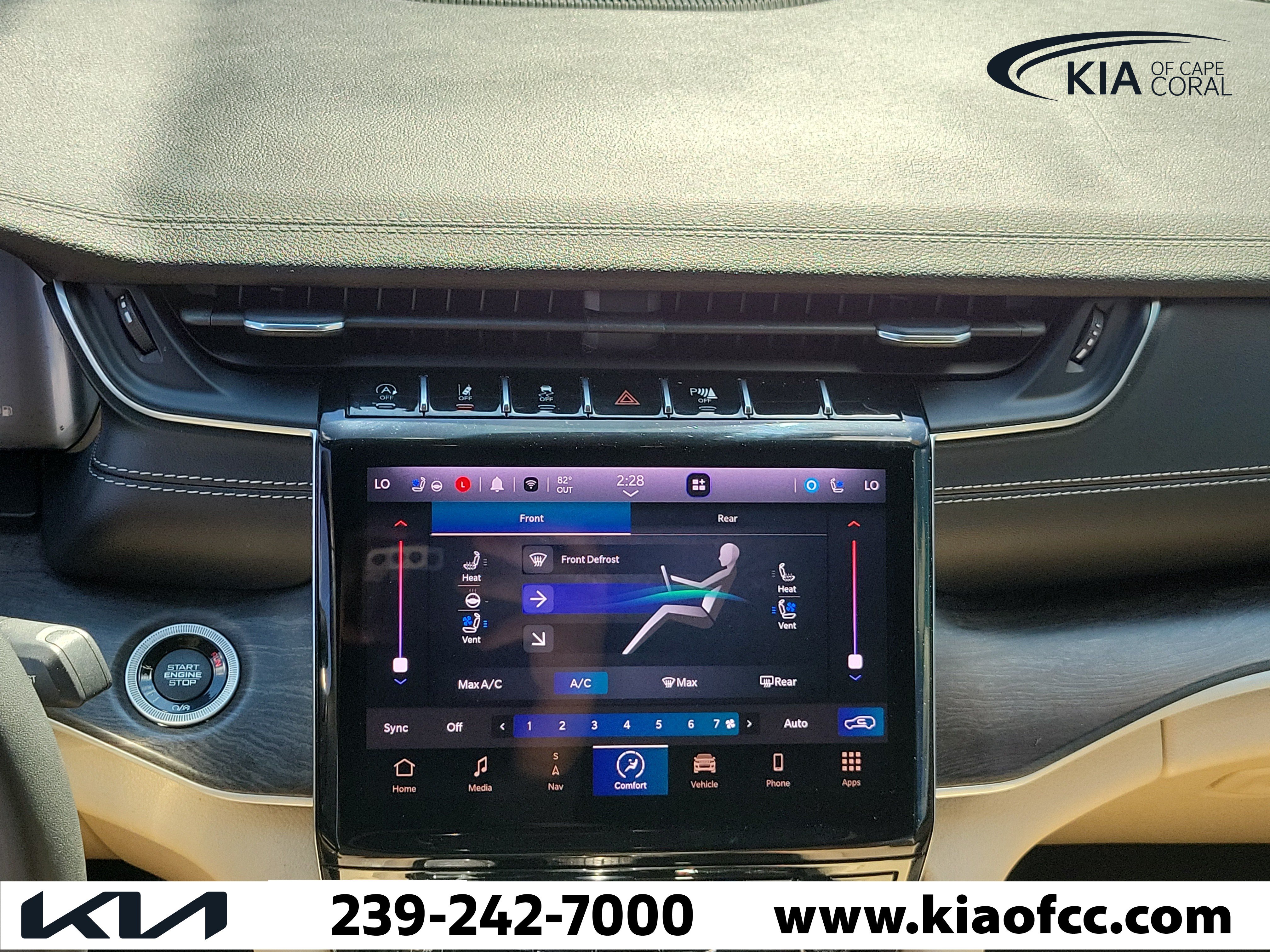 Used 2023 Jeep Grand Cherokee L Limited w/ Luxury Tech Group II AWD/4WD image 22