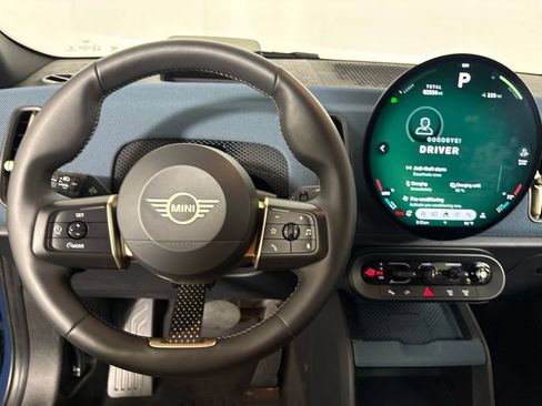Certified 2025 MINI Cooper Countryman SE w/ Comfort Package Max AWD/4WD image 15