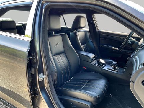 Used 2014 Chrysler 300 S AWD/4WD image 29