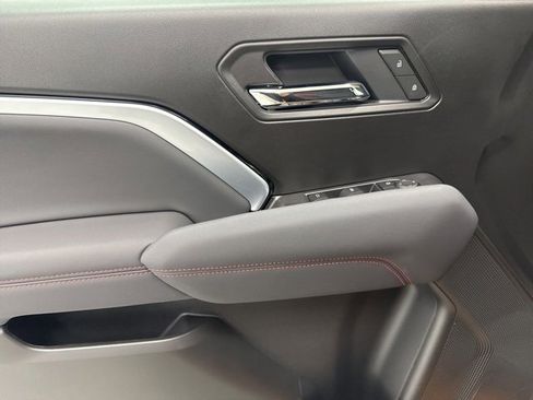 New 2025 Chevrolet Colorado Z71 image 9