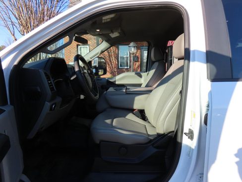 Used 2020 Ford F250 XL w/ Power Equipment Group image 16