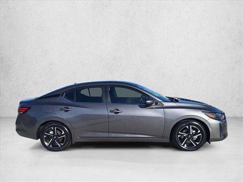 Used 2025 Nissan Sentra SV image 4