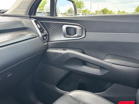Used 2023 Kia Sorento EX FWD image 19