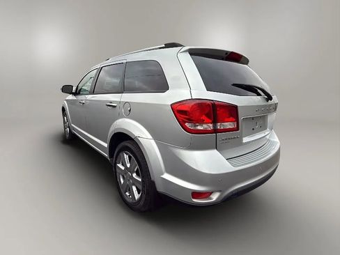 Used 2011 Dodge Journey Lux w/ Flexible Seating Group image 3