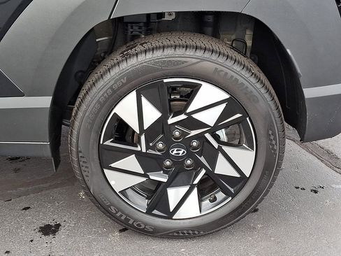 Used 2025 Hyundai Kona SEL image 9