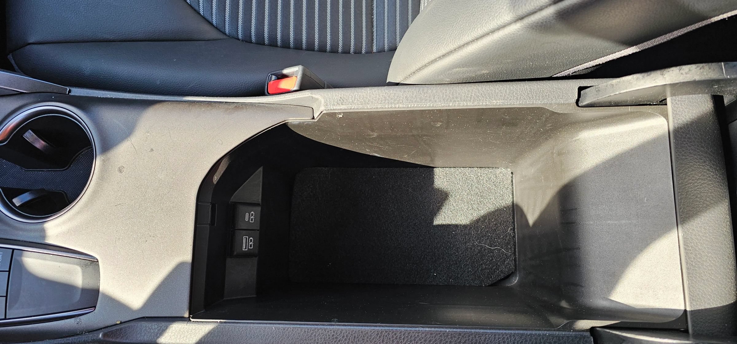 Used 2023 Toyota Camry SE FWD image 19