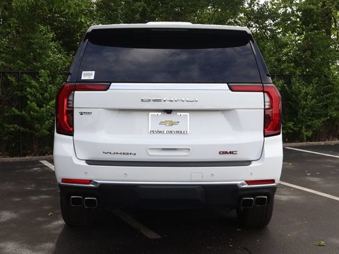 Used 2025 GMC Yukon Denali AWD/4WD image 8