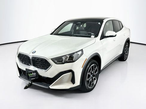 Used 2026 BMW X2 xDrive28i AWD/4WD image 3