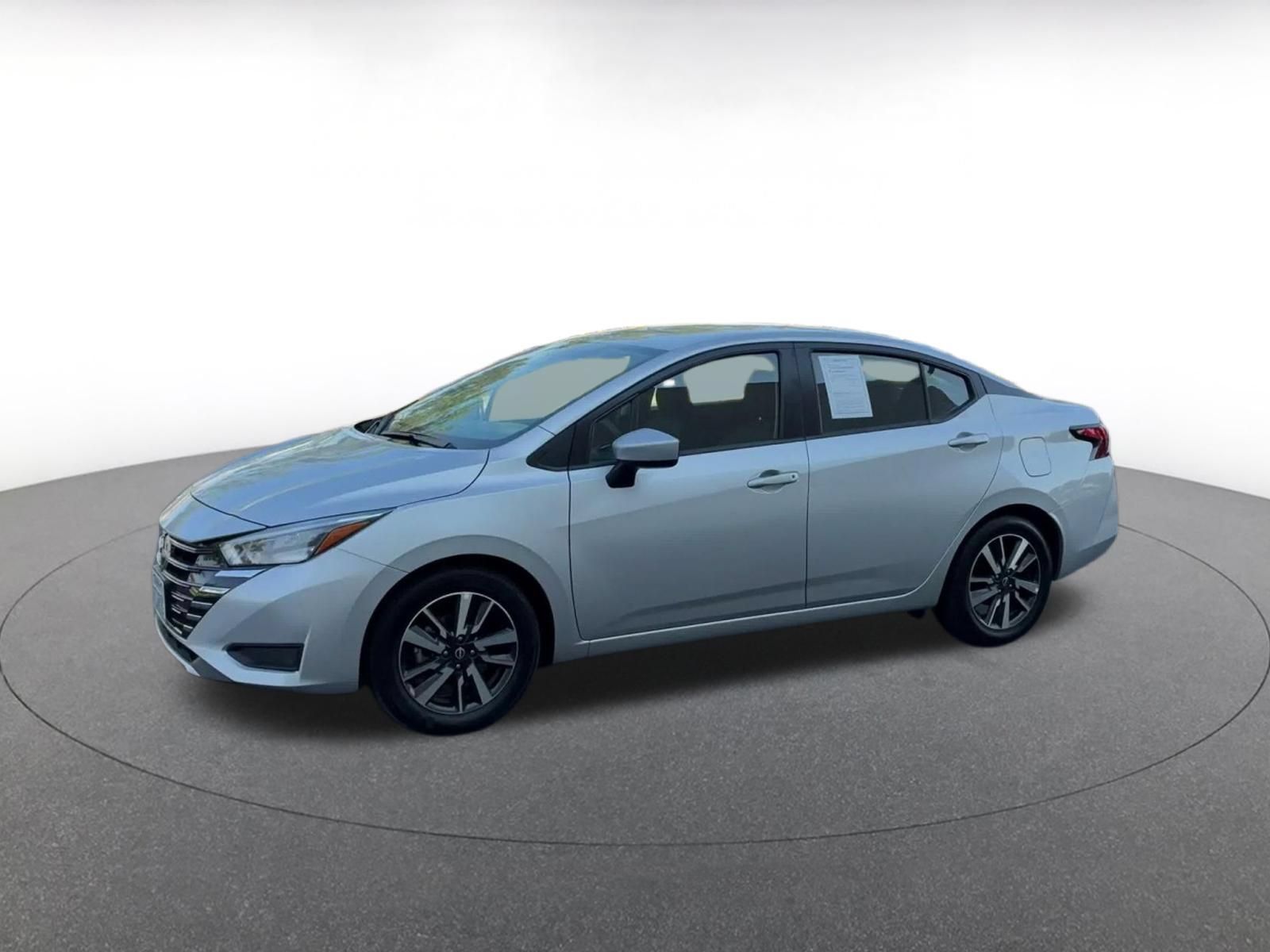 Used 2025 Nissan Versa SV FWD image 7