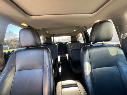 Used 2019 Toyota Highlander XLE image 14