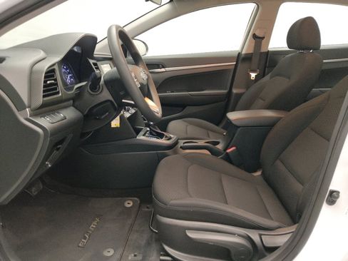 Used 2019 Hyundai Elantra SE w/ Cargo Package image 17