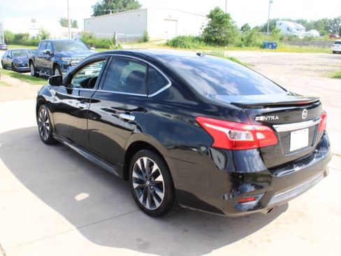 Used 2018 Nissan Sentra SR FWD image 6