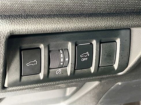 Certified 2025 Subaru Outback Premium w/ Popular Package #1A image 18