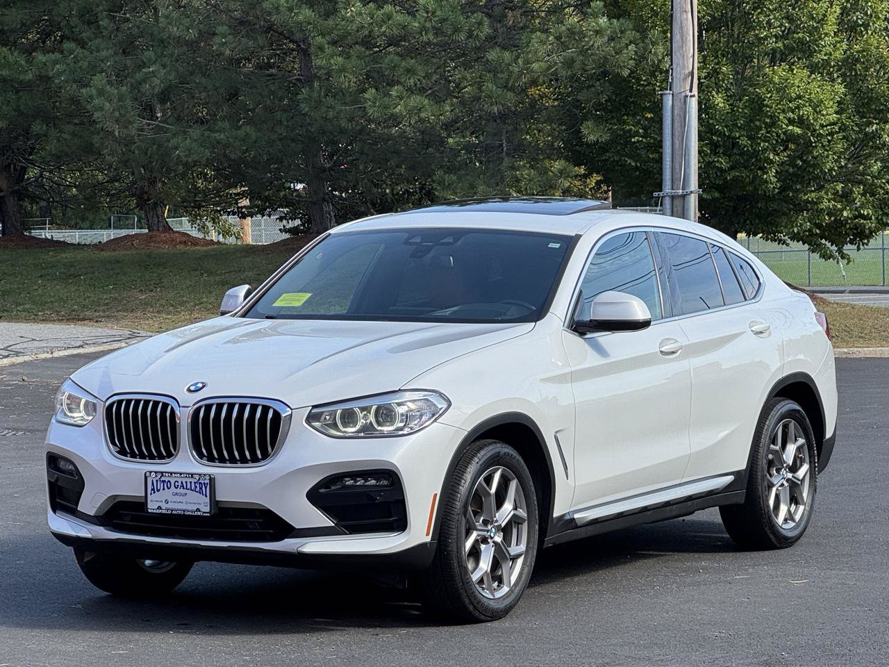 Used 2021 BMW X4 xDrive30i w/ Premium Package AWD/4WD image 3