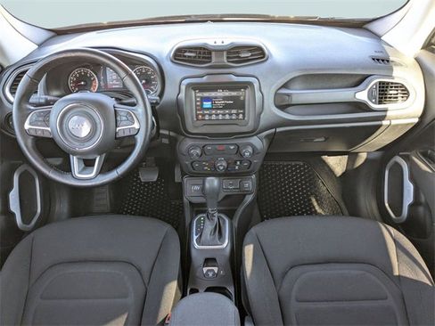 Used 2019 Jeep Renegade Latitude w/ Cold Weather Group image 14