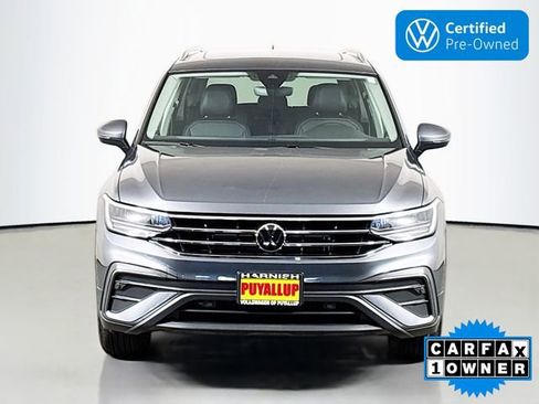 Used 2024 Volkswagen Tiguan SE image 2