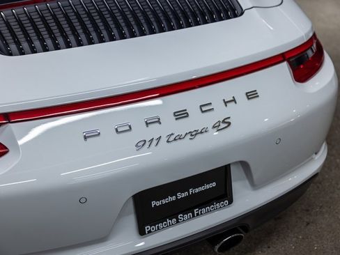 Used 2018 Porsche 911 Targa 4S image 17