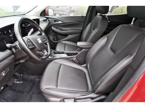 Used 2024 Buick Encore GX Sport Touring FWD image 6