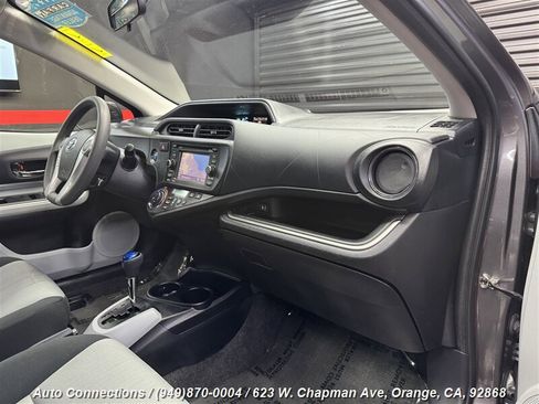 Used 2014 Toyota Prius C Three image 10