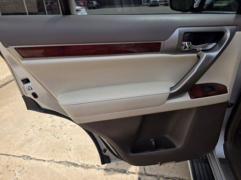 Used 2013 Lexus GX 460 w/ Comfort Plus Pkg AWD/4WD image 25