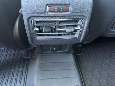 Used 2022 Lincoln Corsair Reserve w/ Luxury Package FWD image 17