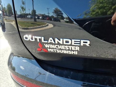 New 2025 Mitsubishi Outlander SEL image 9