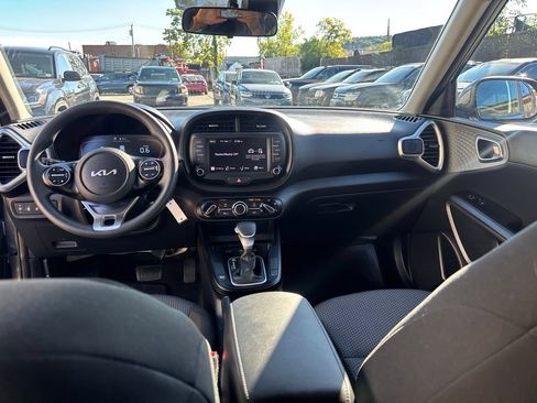 Used 2024 Kia Soul LX w/ Option Group 015 FWD image 19