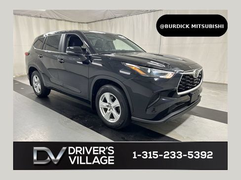 Used 2023 Toyota Highlander L AWD/4WD image 1