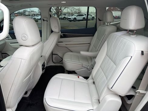 Certified 2025 Buick Enclave Avenir w/ Super Cruise Package image 13