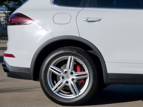 Used 2016 Porsche Cayenne S w/ Premium Plus Package image 15