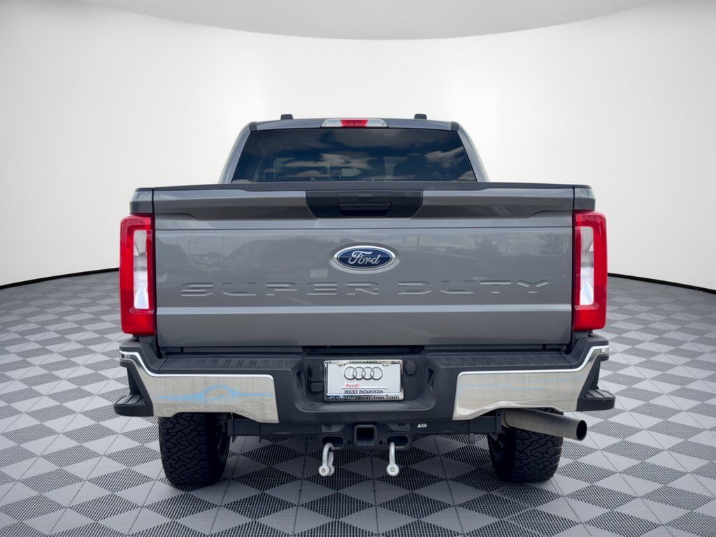 Used 2024 Ford F250 XLT w/ FX4 Off-Road Package AWD/4WD image 11