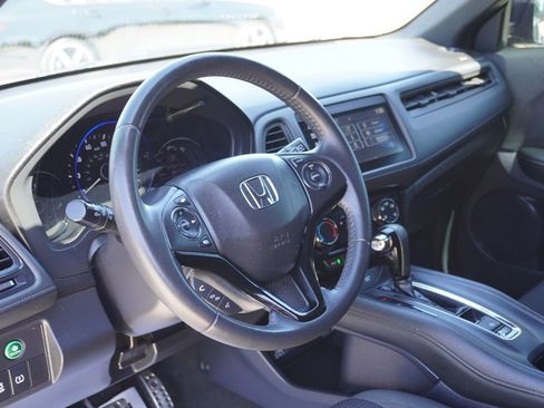 Used 2021 Honda HR-V Sport image 23