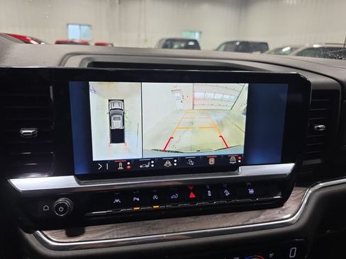 Used 2024 Chevrolet Silverado 1500 LTZ AWD/4WD image 9