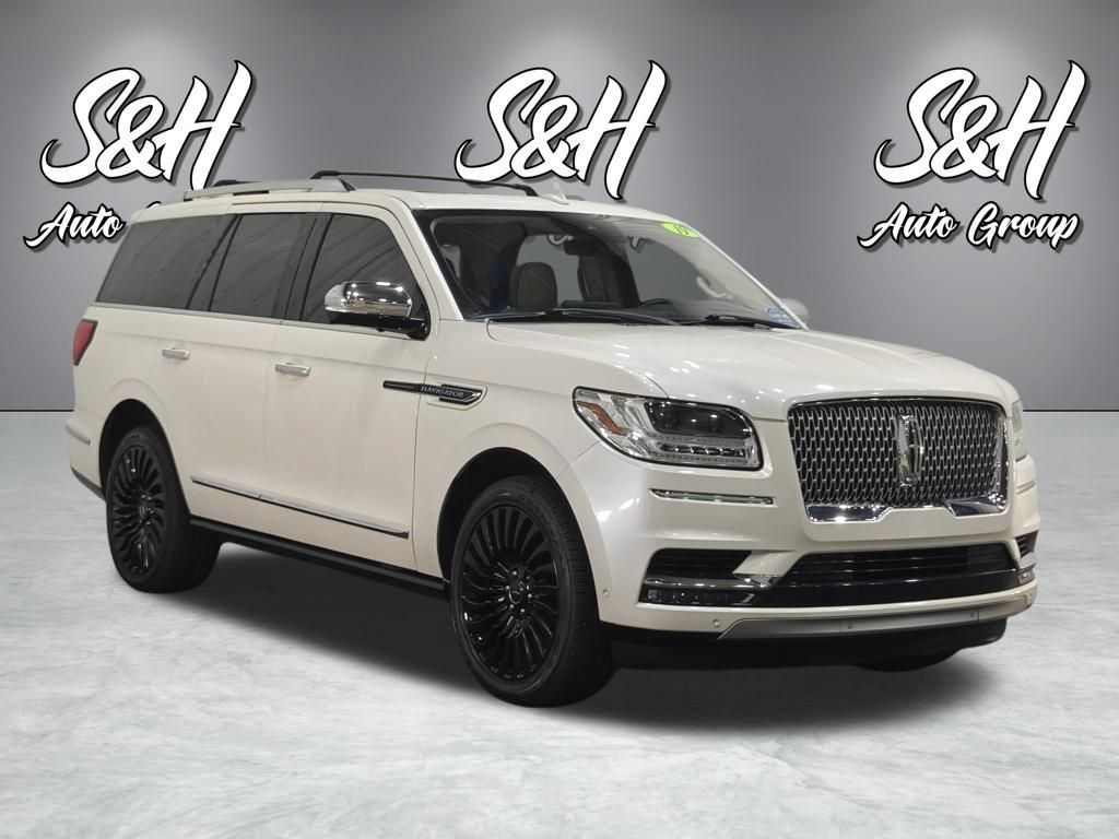 Used 2019 Lincoln Navigator Black Label w/ Cargo Package AWD/4WD image 2