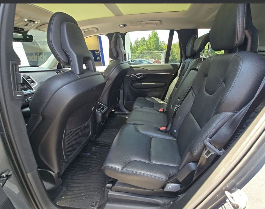 Used 2020 Volvo XC90 T6 Momentum w/ Protection Package Premier AWD/4WD image 12