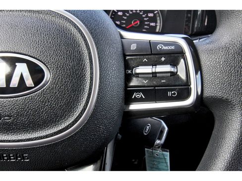 Used 2021 Kia Sorento LX image 19