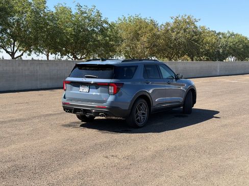 Certified 2025 Ford Explorer ST AWD/4WD image 4