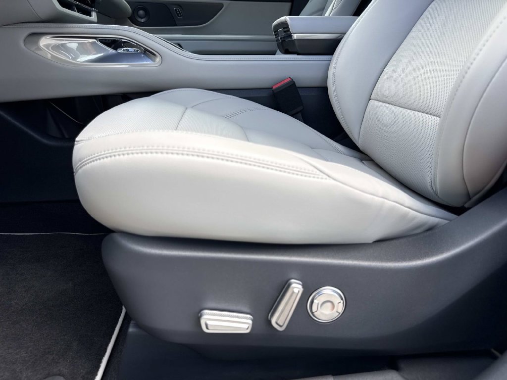 New 2026 Lincoln Nautilus Premier w/ Equipment Group 102A AWD/4WD image 20