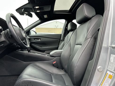 Used 2024 Honda Accord Sport image 11