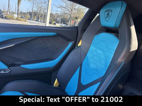 Used 2024 Lamborghini Revuelto Base image 32