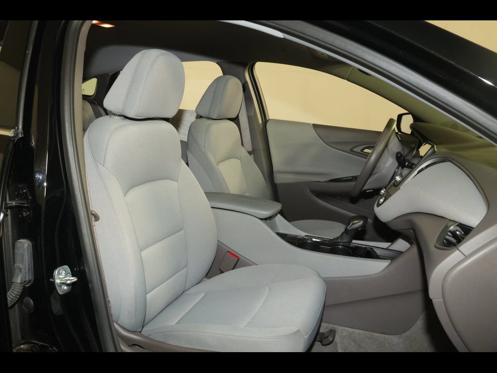 Used 2025 Chevrolet Malibu LT FWD image 28
