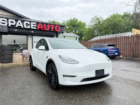 Used 2023 Tesla Model Y Long Range AWD/4WD image 4