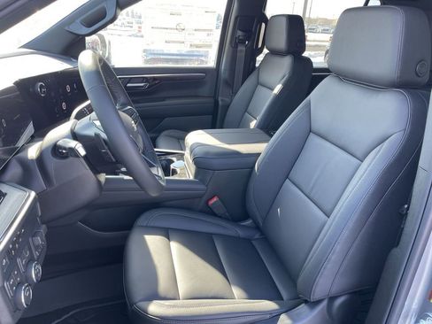 New 2026 Chevrolet Suburban LT w/ Comfort Package AWD/4WD image 11